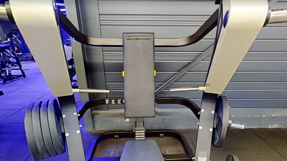 Illustration Fitness Park : Chest Press assistée Pure Strength (Technogym)